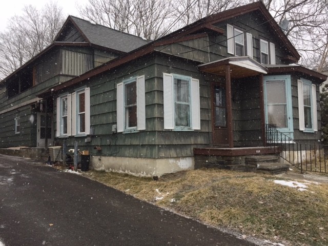 Primary Photo - 123 Oak St