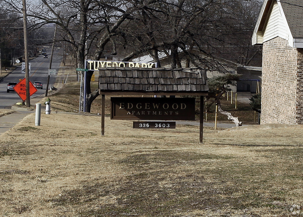 Building Photo - Edgewood Apartments