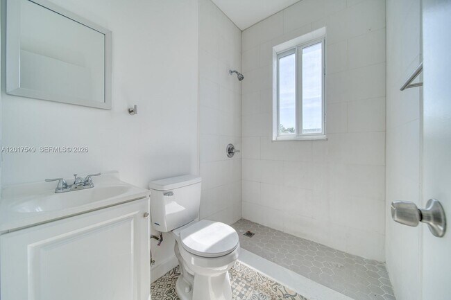 Foto del edificio - 2352 SW 5th St