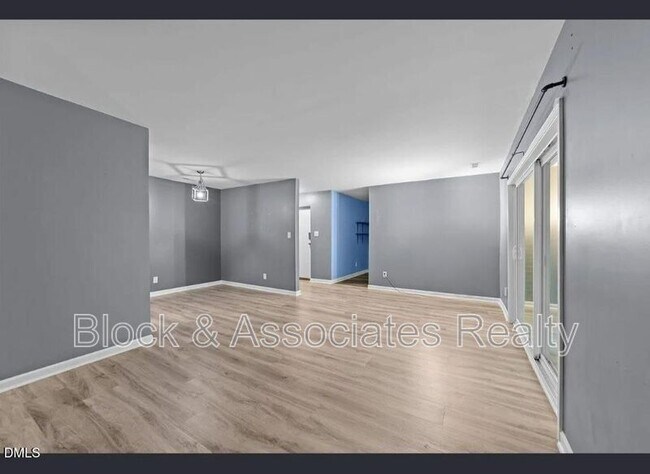 Foto del edificio - 1295 Schaub Dr