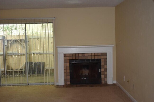 Foto del edificio - 6701 Dickens Ferry Rd