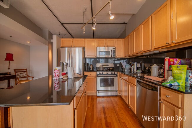 Foto del edificio - 933 W Van Buren St
