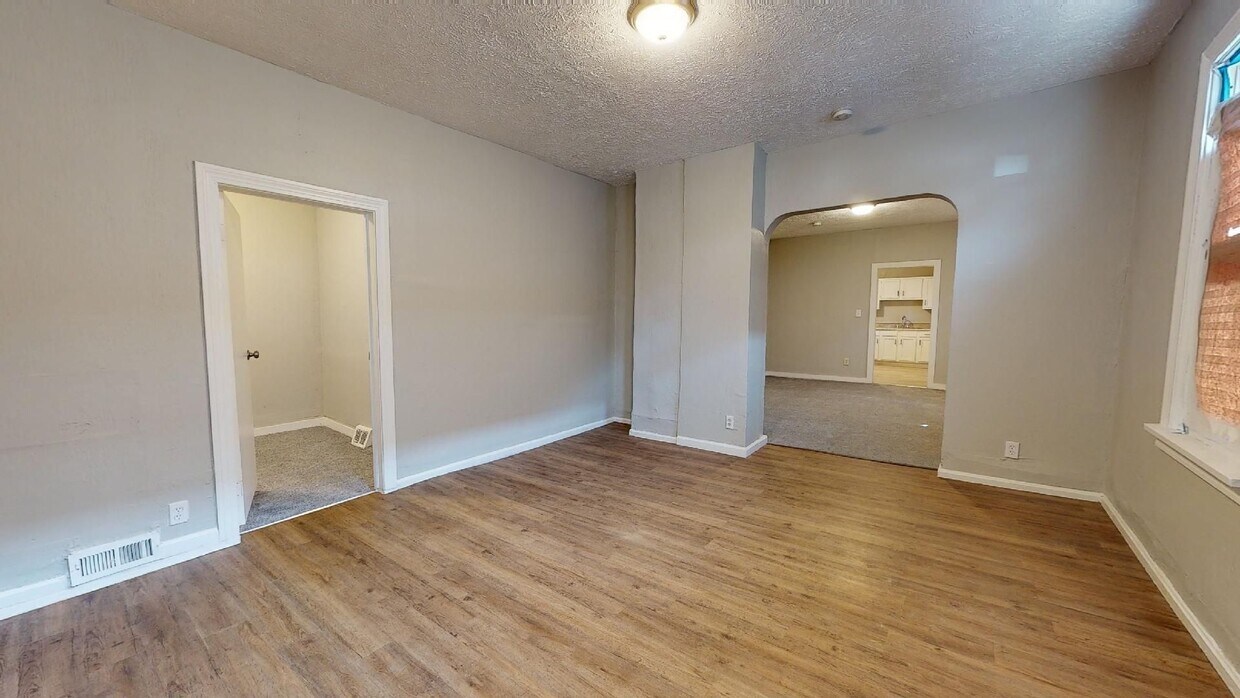 Primary Photo - 3409 W.60th