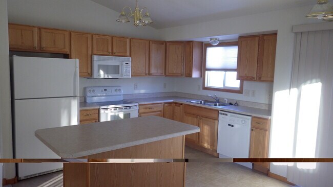 Foto del edificio - 6900 Meadow Rose Ln