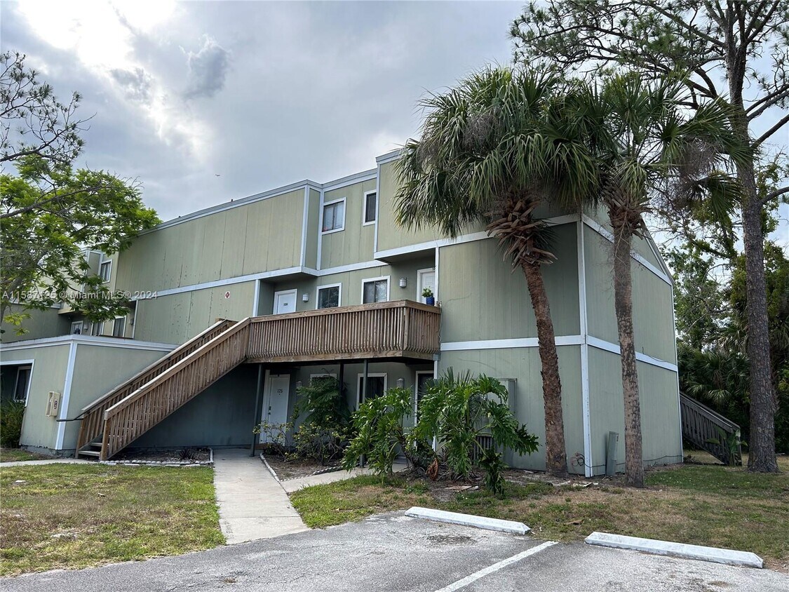 Primary Photo - 125 Scottsdale Square