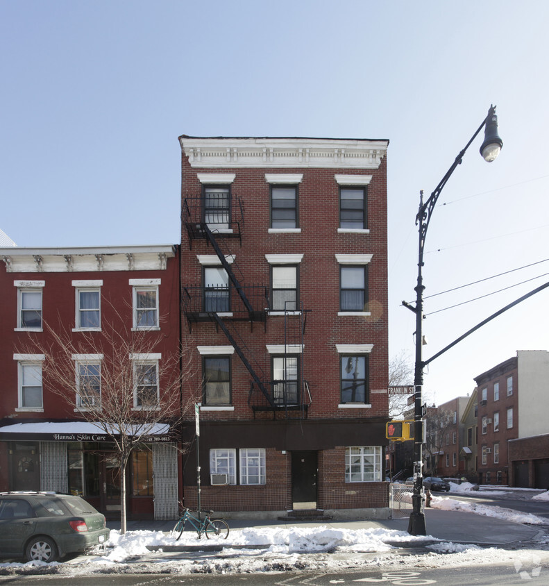 Building Photo - 112 Franklin St