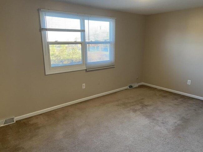 Foto del edificio - 101 Creekside Dr
