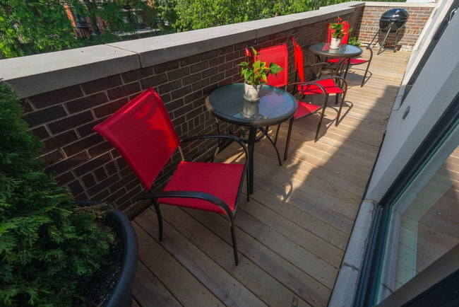 Building Photo - 441 E Oakwood Blvd