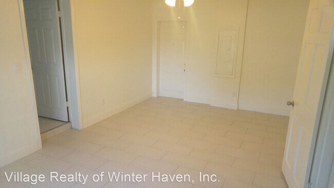 Building Photo - 102 N Lake Florence Dr
