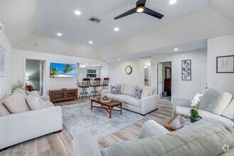 Building Photo - 156 Sabal Lake Dr