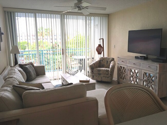 Foto del edificio - 6 to 8 Month Rental! Furnished 2 bed 2 bat...