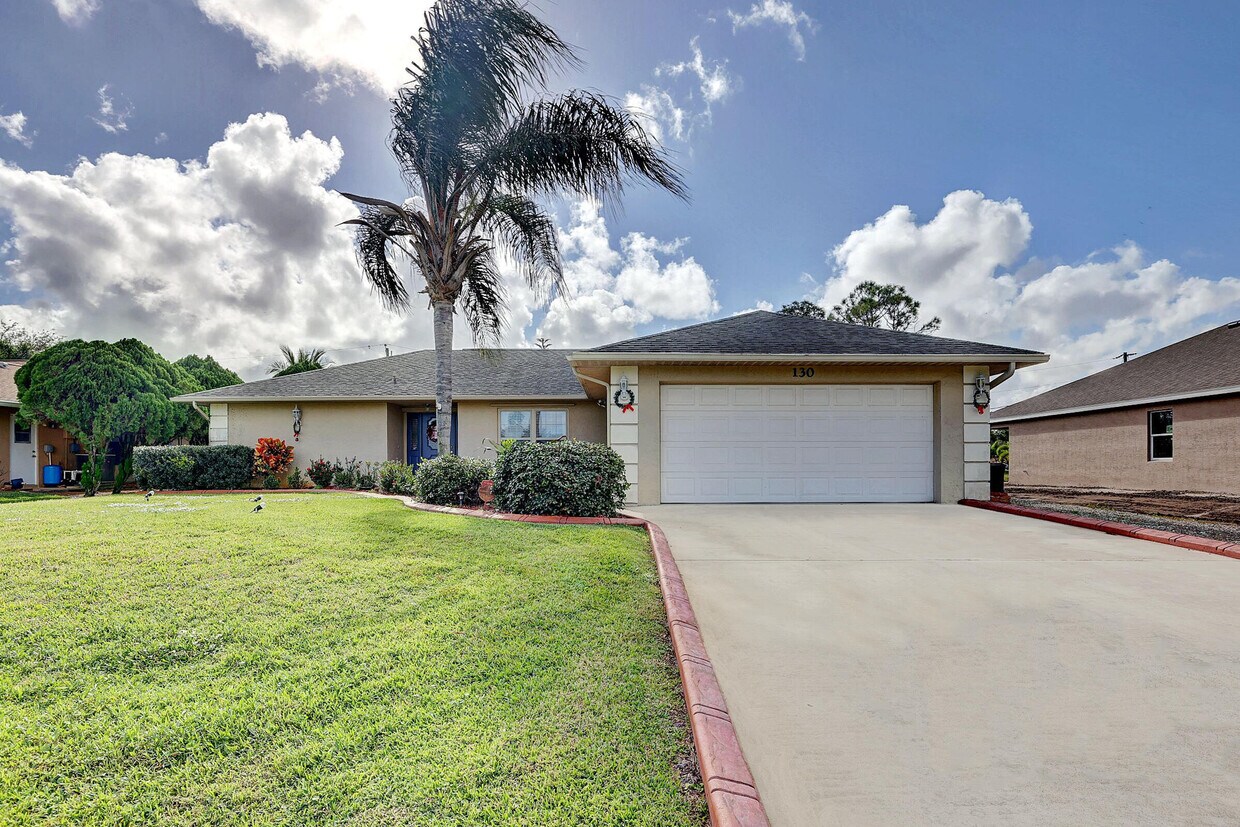 Primary Photo - 130 SW Airview Ave