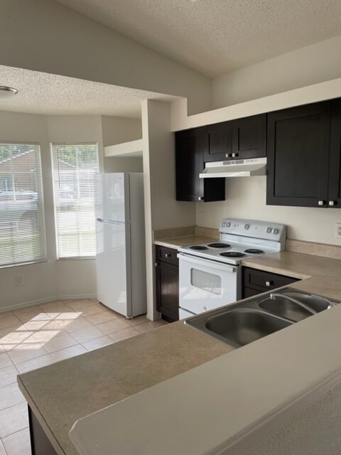 Foto del edificio - 818 Vista Palma Way