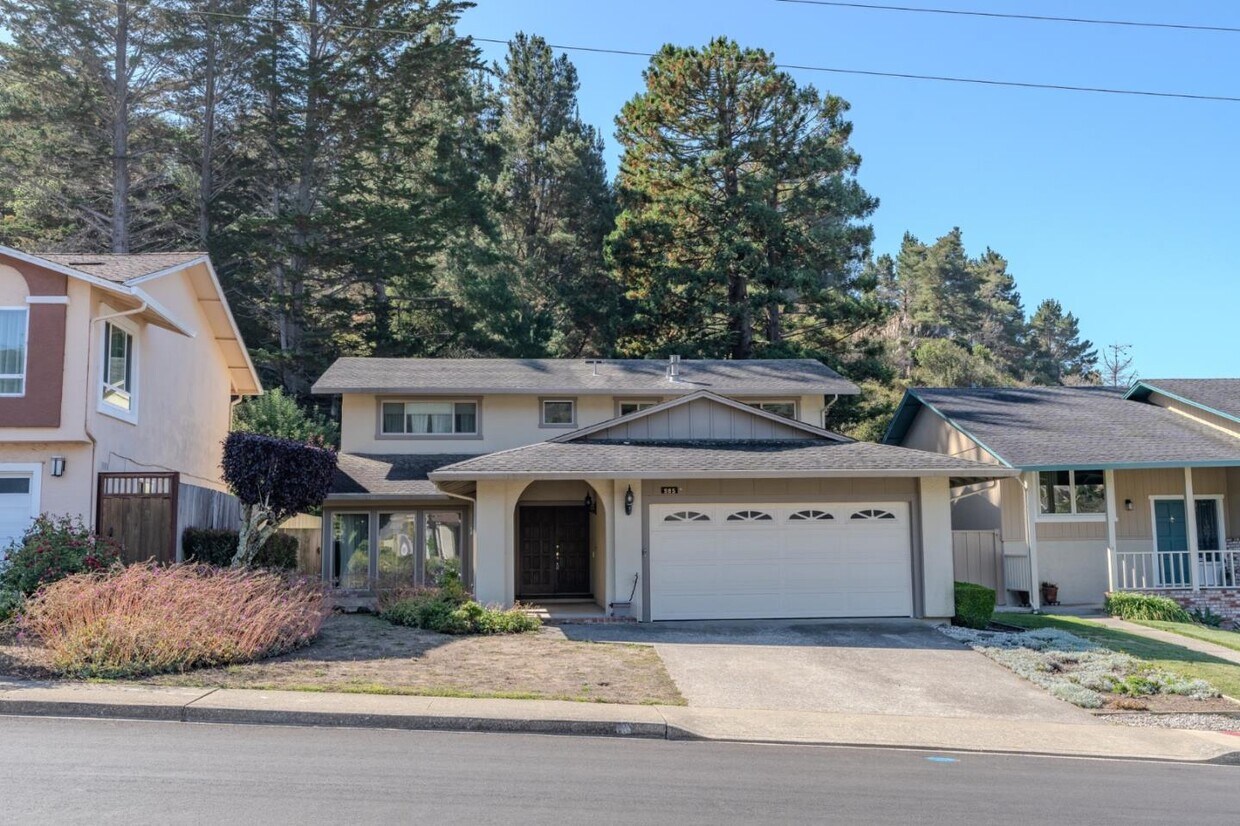 Foto principal - 985 Big Bend Dr