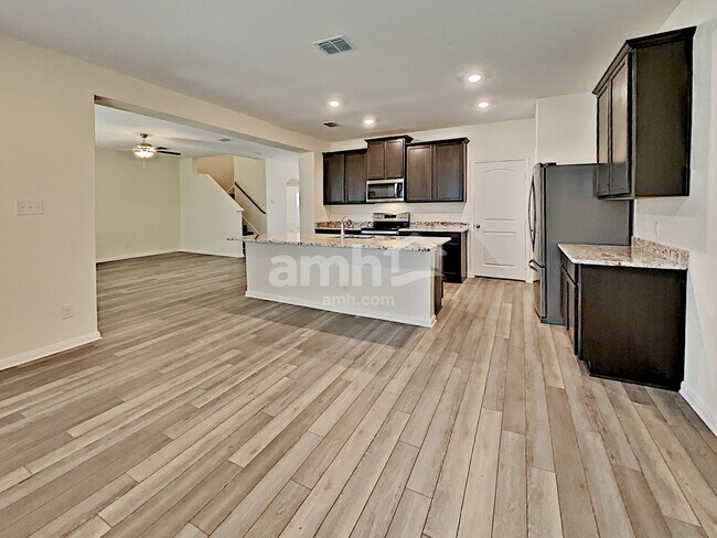Foto del edificio - 7906 Cactus Plum Dr