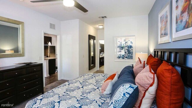 Foto del edificio - 2 br, 2 bath Apartment - 5227 Net Drive 1
