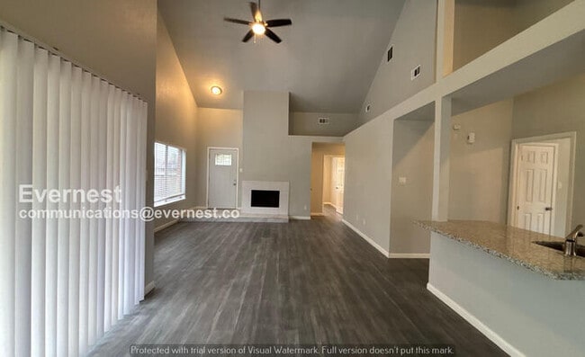 Foto del edificio - 18611 Headland Dr