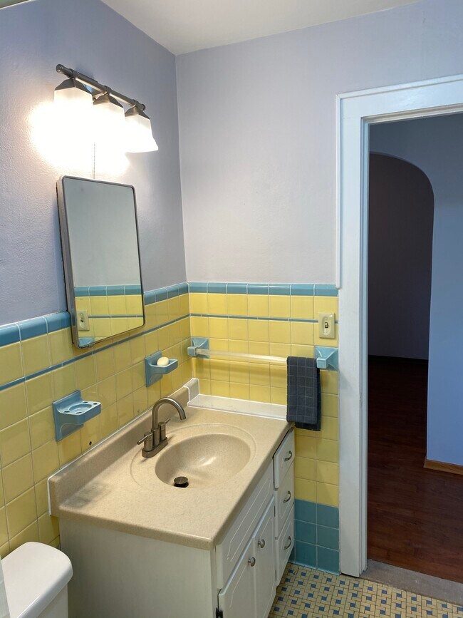 Bathroom - 193 Palm Dr