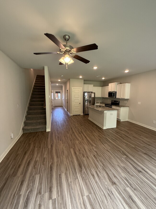 Foto del edificio - 640 The Heights Ln
