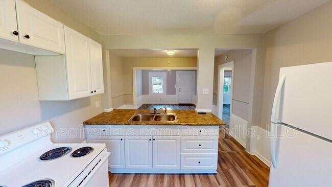 Building Photo - 17 A Eastlan Dr