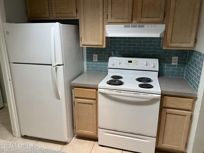 Foto del edificio - 7701 Timberlin Park Blvd