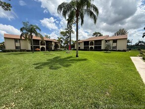 Building Photo - 304 Knotty Pine Cir