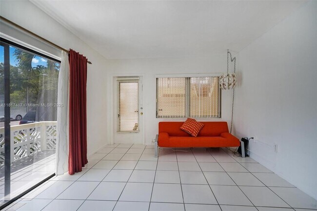 Foto del edificio - 8040 Tatum Waterway Dr