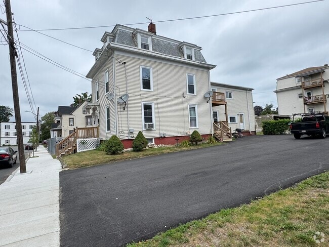 Building Photo - 127 Portland St