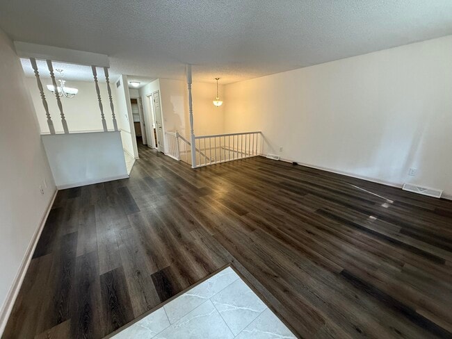 Building Photo - 1309 W Lexington Cir