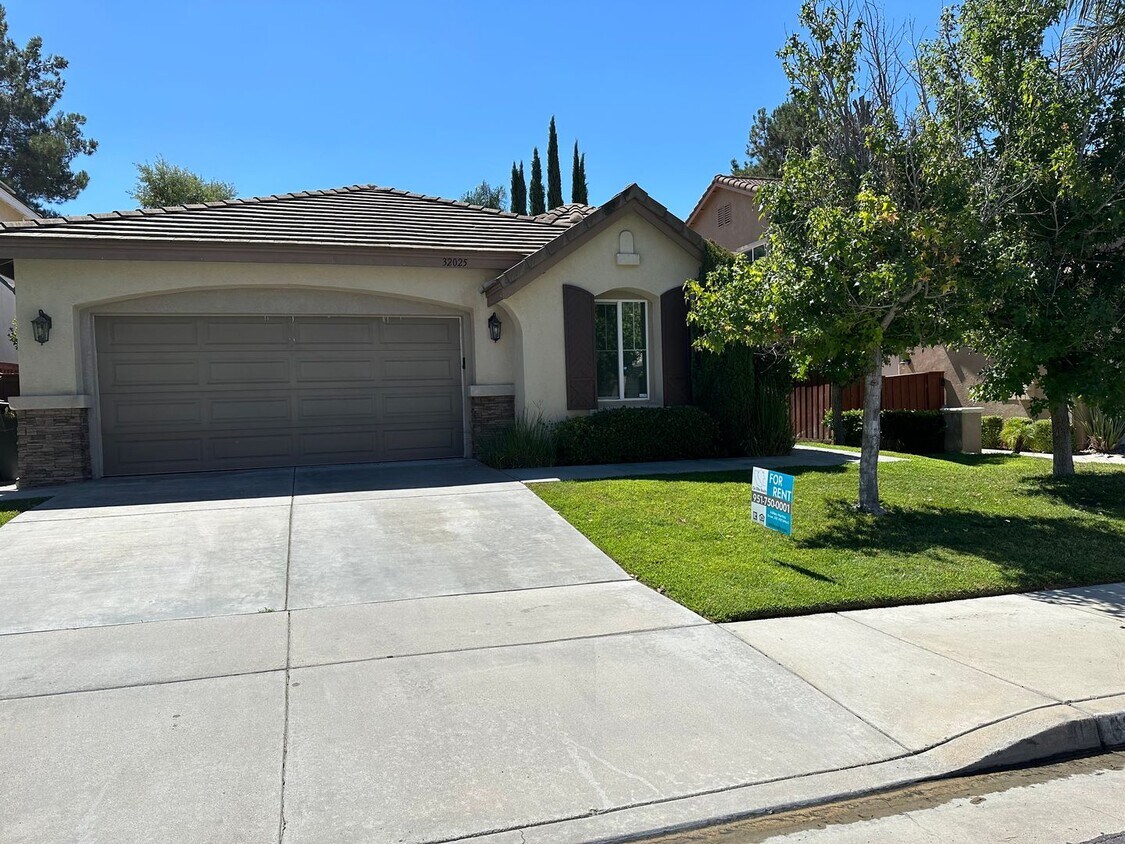Primary Photo - Single Story 3 Bedrooms Plus Den, Paseo De...
