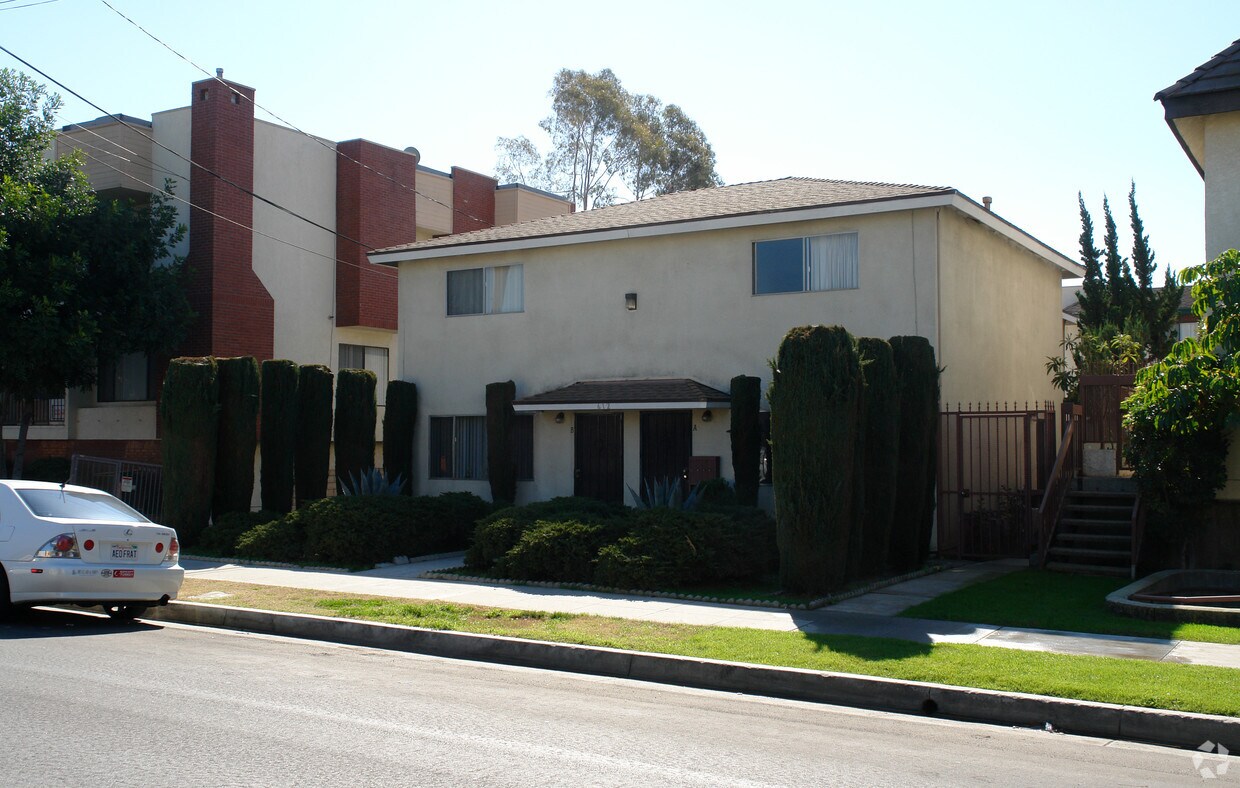 Building Photo - 612 E Maple St