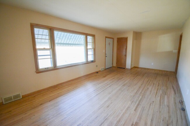 Building Photo - Charming 3-Bedroom 1-Bath Home for Rent NOW!