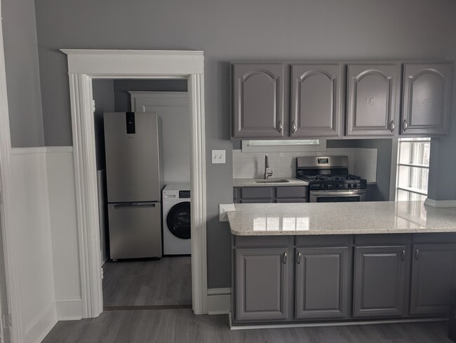 Building Photo - 128 E Wayne Ave