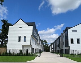 Building Photo - 5317 Chas Ln