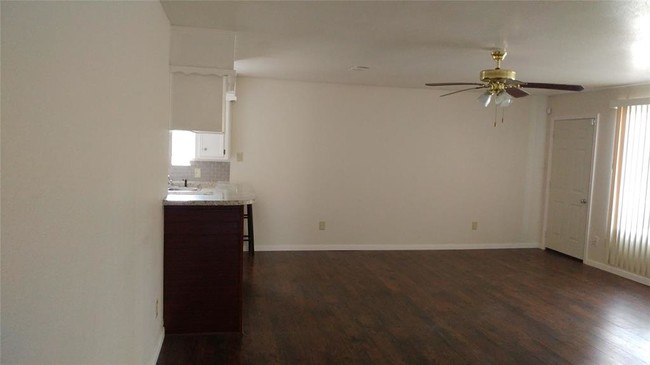 Building Photo - 15818 Chimney Rock Rd