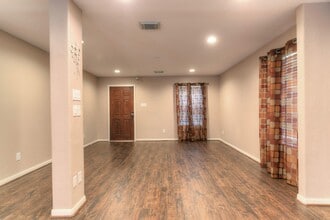 Building Photo - 18203 Fair Grange Ln