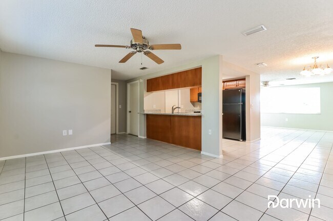 Building Photo - 6635 Albemarle Pkwy, New Port Richey, FL 3...
