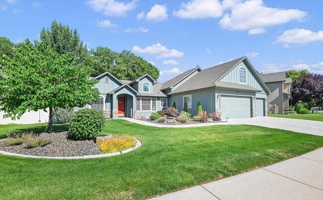 Foto del edificio - Beautiful 3 bed 2 bath home in Meridians Bridgetower community just off Ten Mile and W McMillan Rd