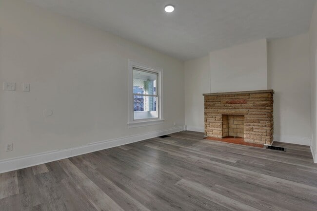 Foto del edificio - 1430 Kenmore Rd