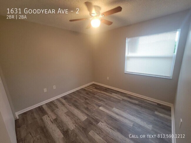 Building Photo - Cute Lakeland Apartment