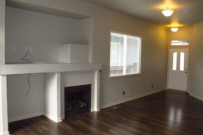 Building Photo - 7943 Ferrari Way