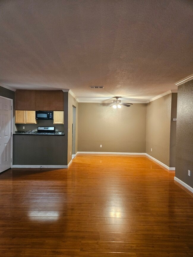 Building Photo - 11150 Trinity River Dr