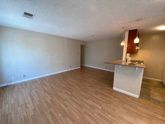 Foto del edificio - 2118 Peppertree Way