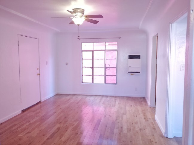 Foto del edificio - 1425 Fairbanks Pl