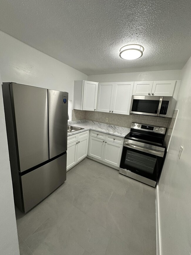 Building Photo - Avondale Gardens Apartments
