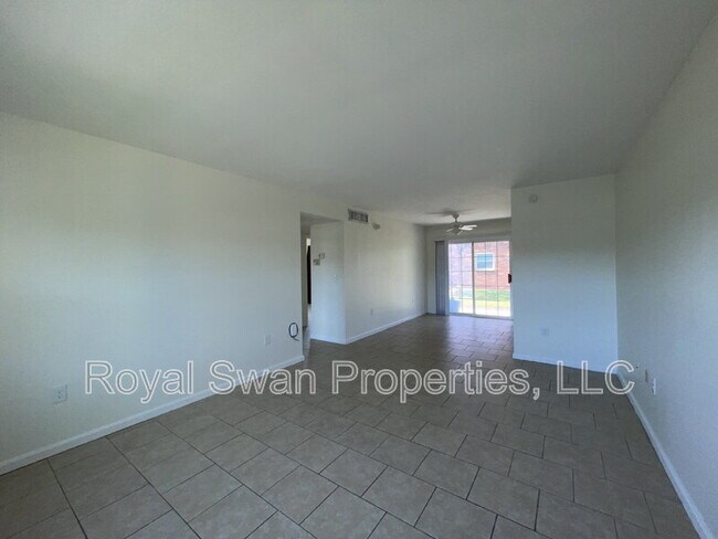 Building Photo - 1920 E Edgewood Dr