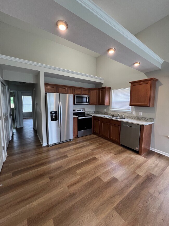 Building Photo - 132 SW 145th Rd