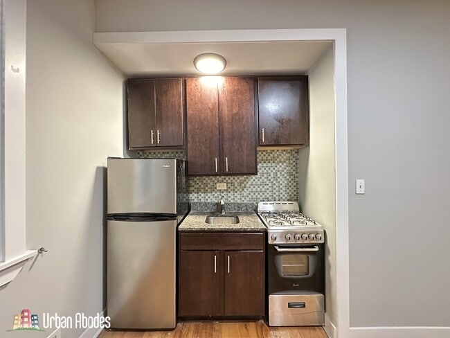 Building Photo - 4342 N Damen Ave