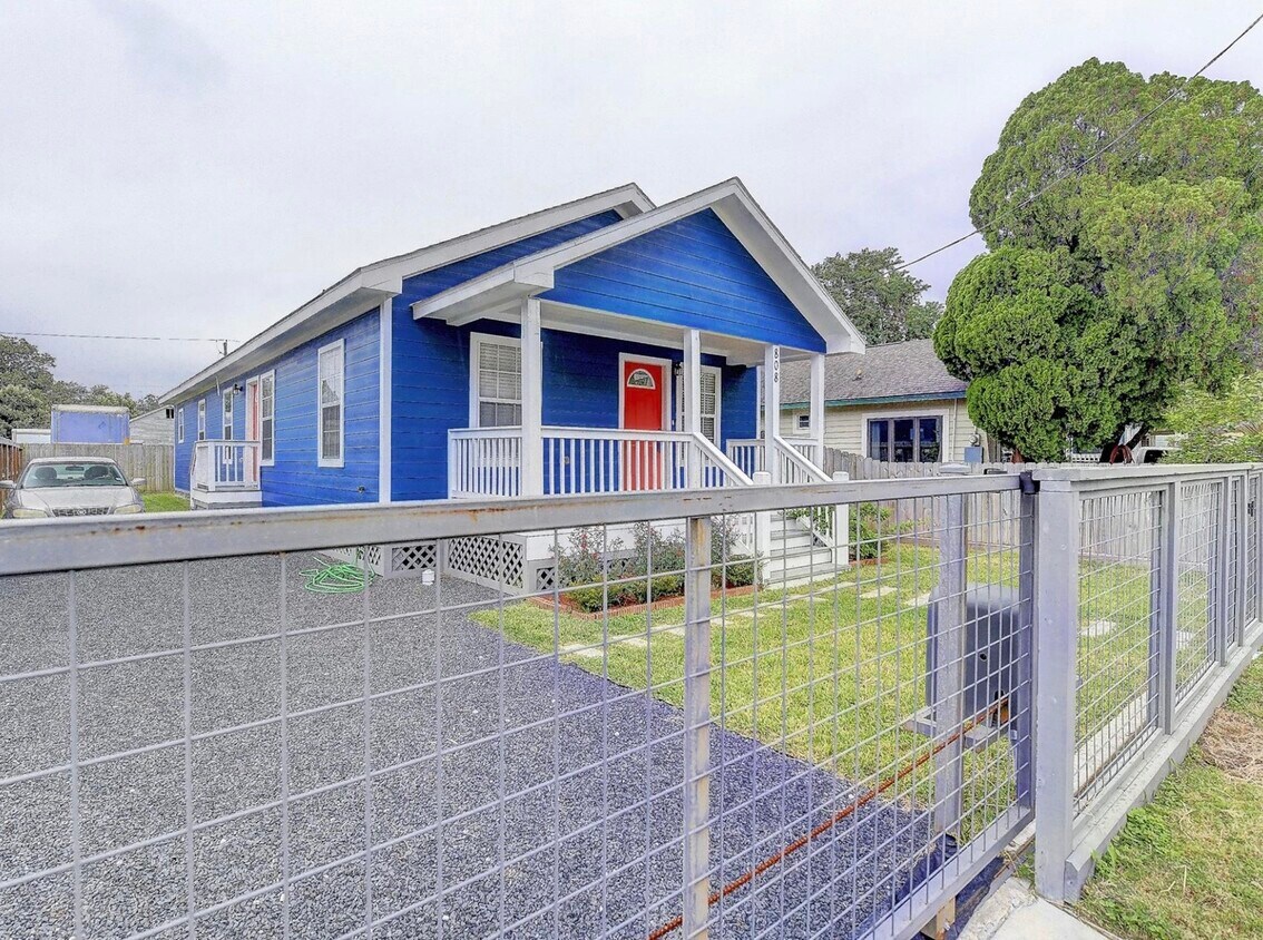 Foto principal - 808 E 32nd St