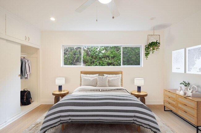 Foto del interior - 937 N Orange Grove Ave